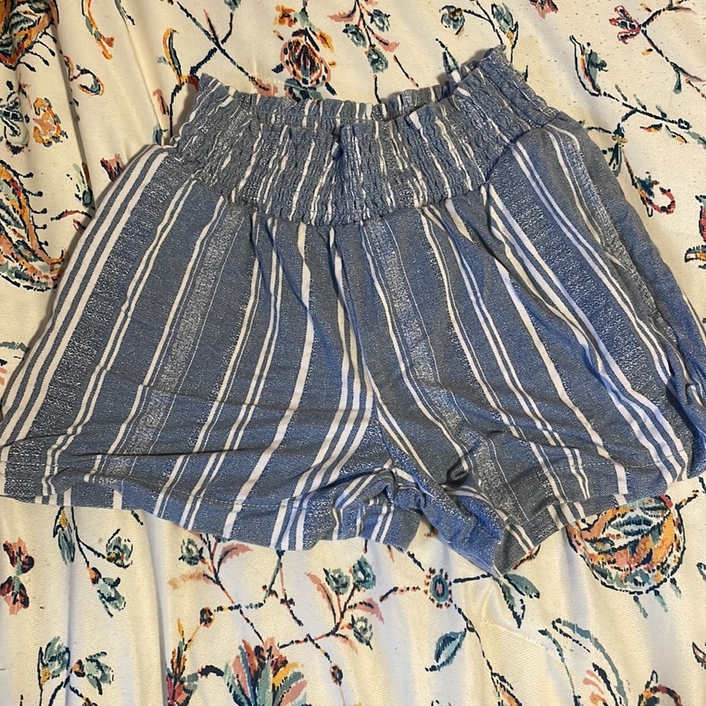 worn a couple of times! No stains at all. High waisted, soft material